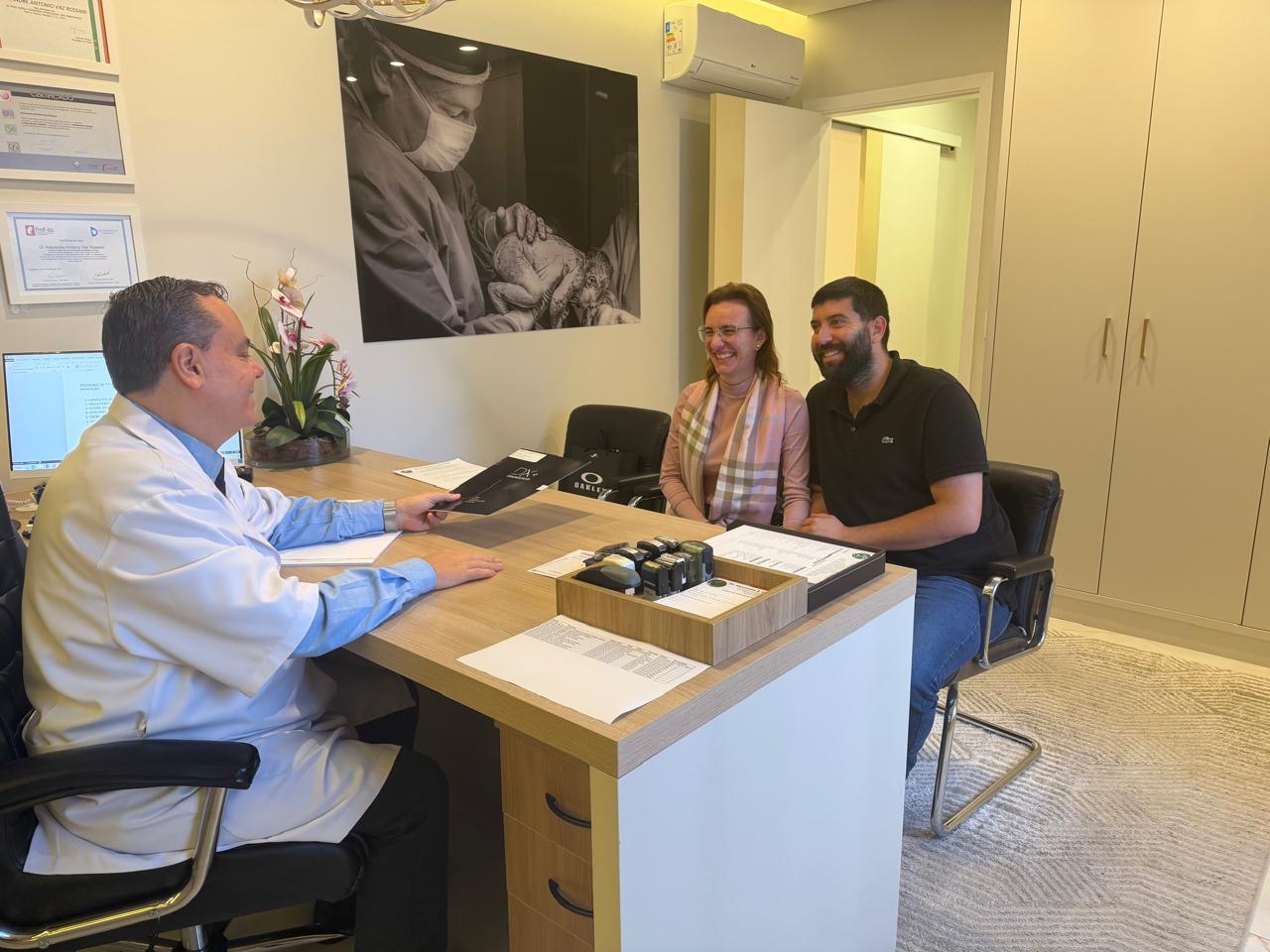 Dr. Alexandre com Carla & Bruno