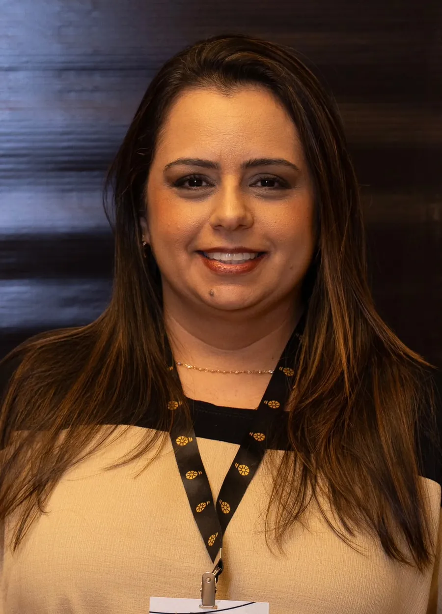Aline Cezar Garcia